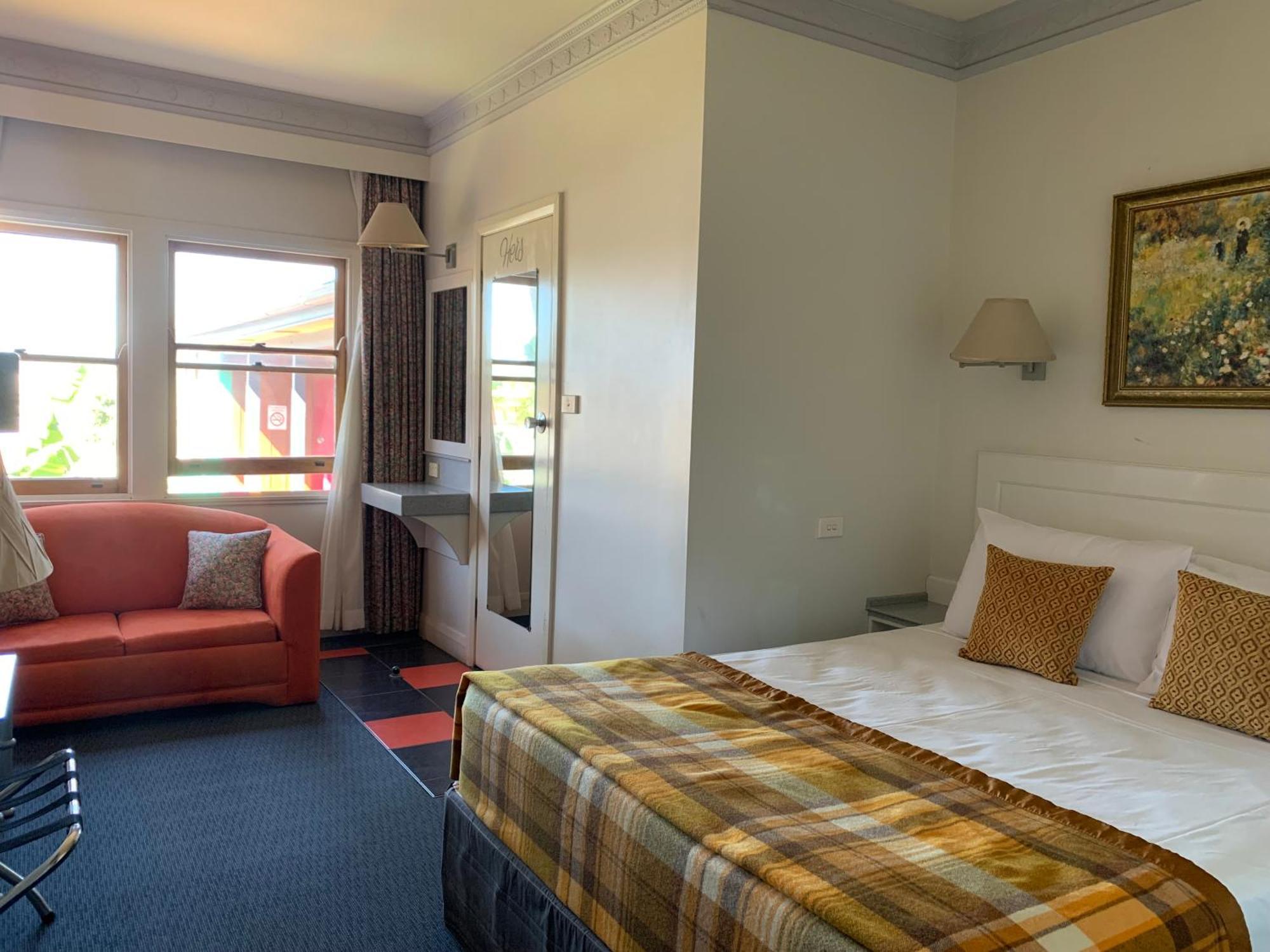 Moruya Monarch Hotel Экстерьер фото